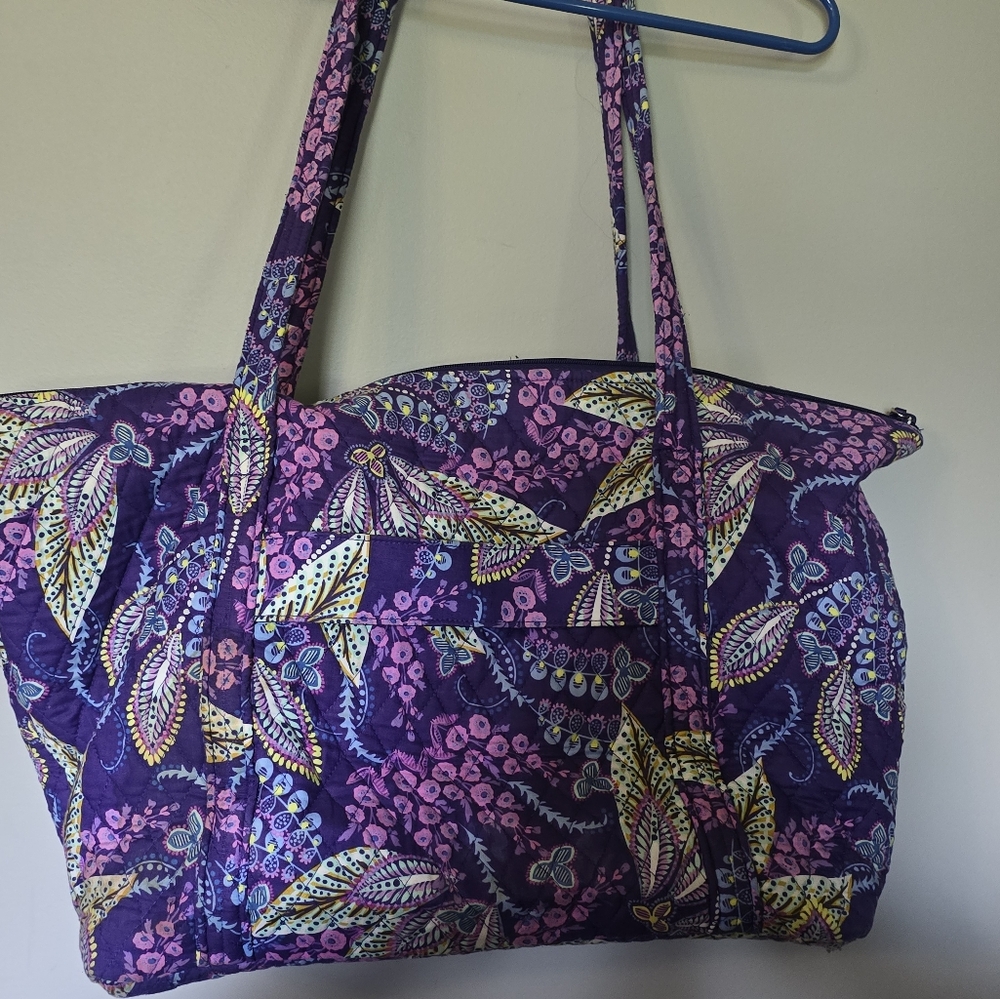 Floral Quilted Vera Bradley Batik Leaves Tote Bag, Over Luggage Handle As Well - Picture 5 of 8